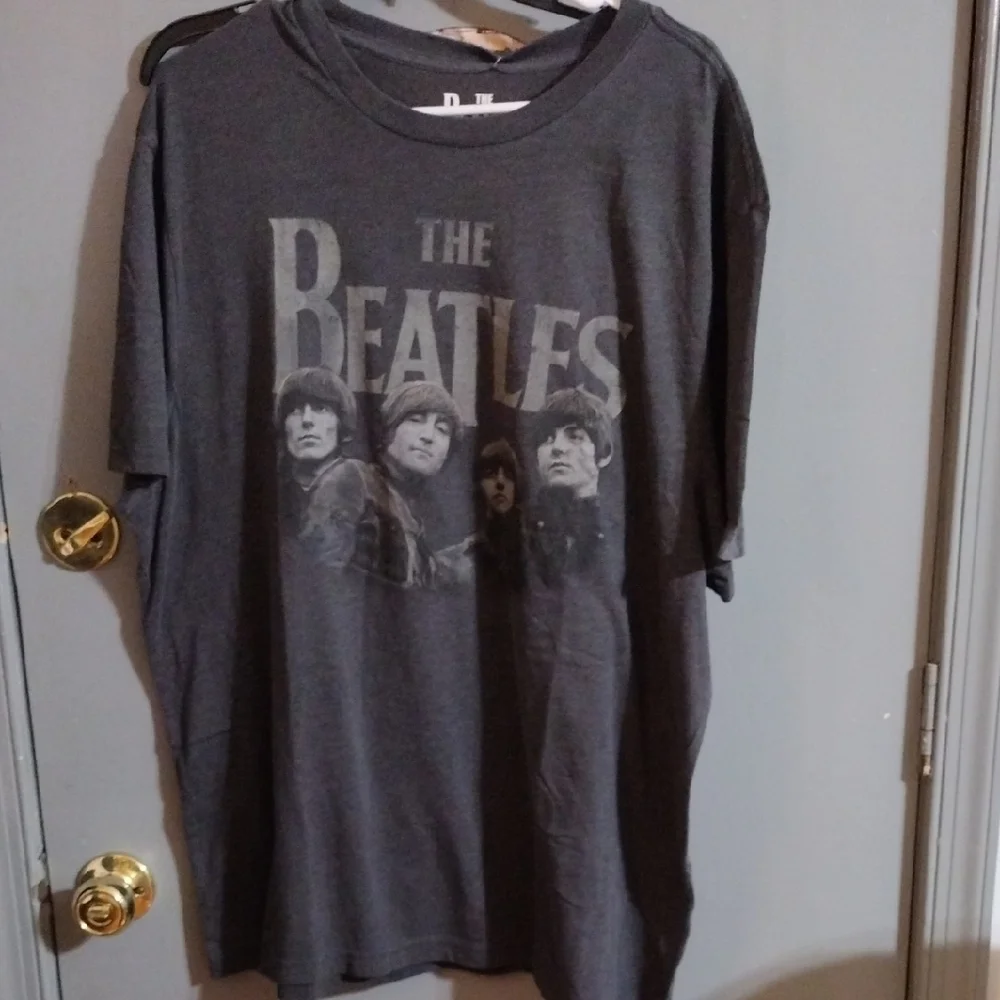 The Beatles Classic And Avantgarde 1965 American Tour Black Tee Shirt - Picture 1 of 4
